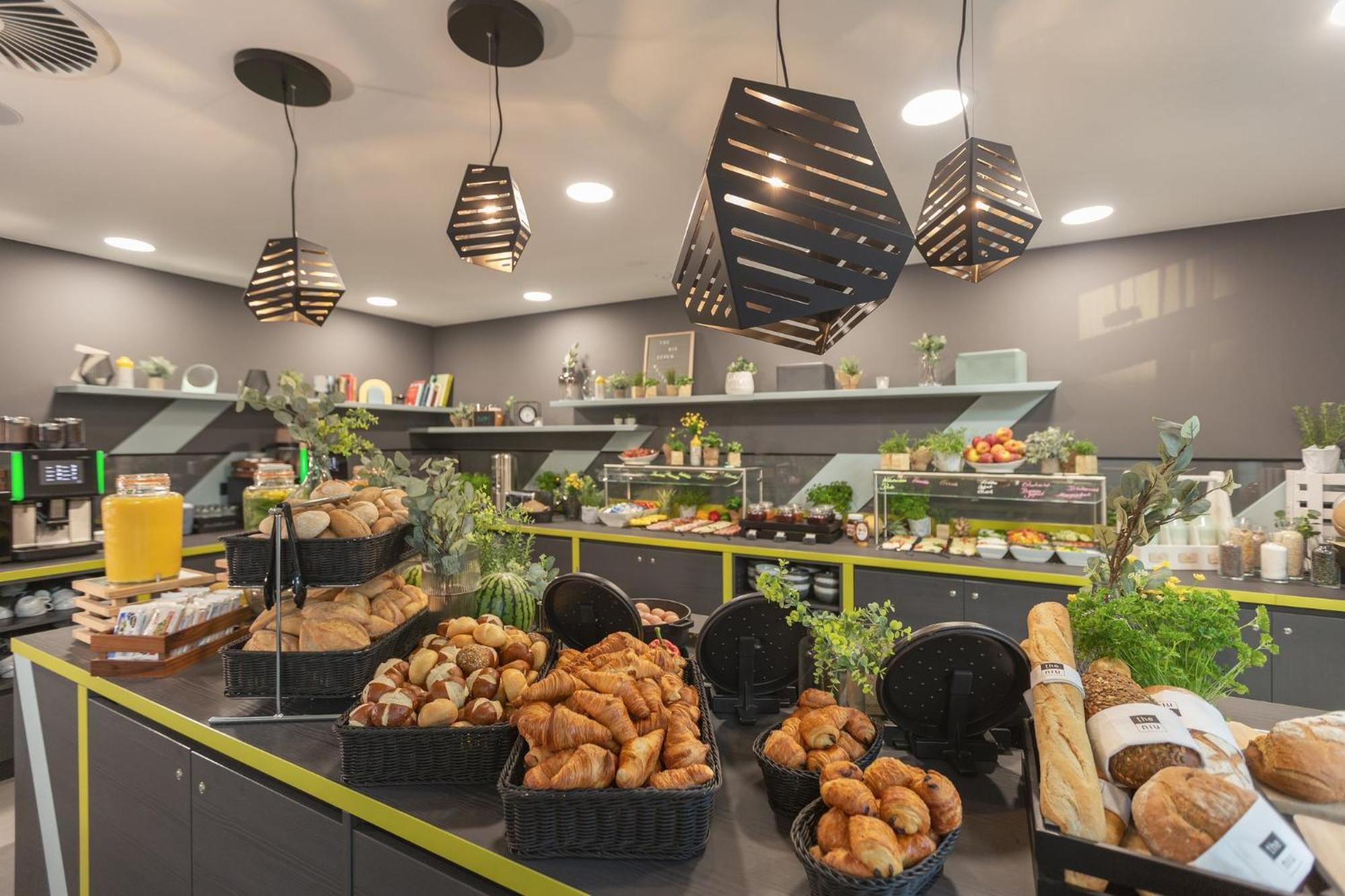 Holiday Inn - The Niu, Seven Dusseldorf Ost By Ihg Bagian luar foto