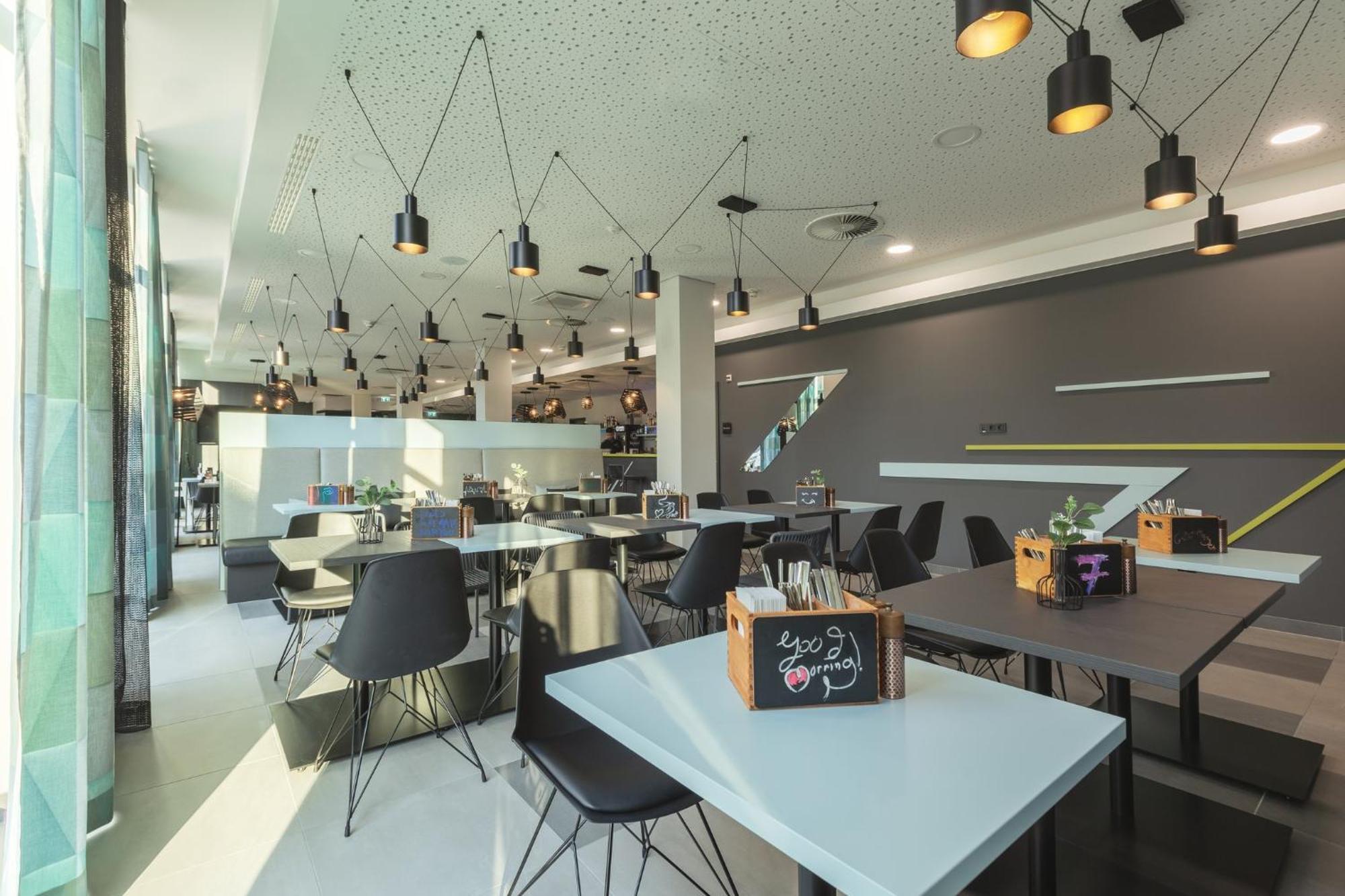 Holiday Inn - The Niu, Seven Dusseldorf Ost By Ihg Bagian luar foto